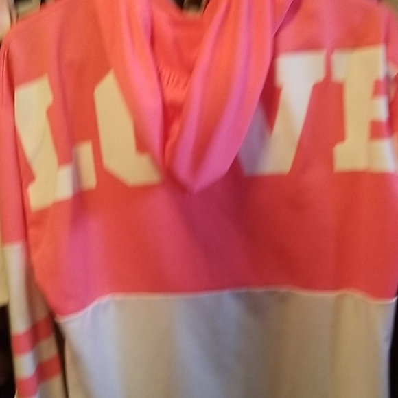 Top - Picture 4 of 4